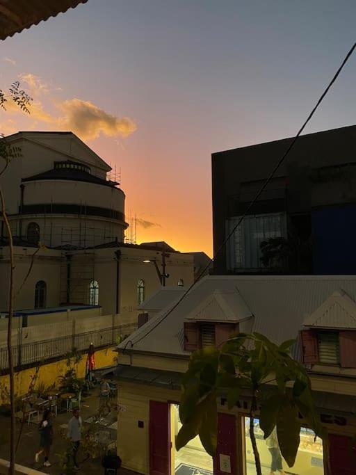 Pepite Au Centre Ville Avec Vue Sur La Cathedrale Saint-Denis Dış mekan fotoğraf